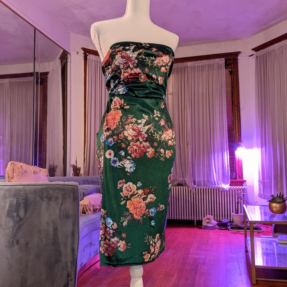 FLORAL VELVET STRAPLESS DRESS SUPER SLIT